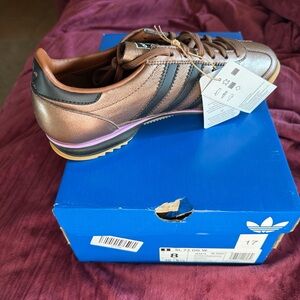 adidas Metallic Copper SL 72